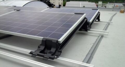 Vekudak vraagt aanpassing BRL 1511 met prestatie-eisen voor dakbaan in combinatie met PV-panelen