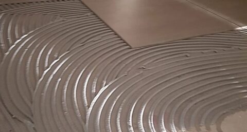 Snellere start tegelen anhydrietvloer met vloertegelpasta van Omnicol