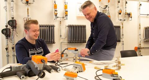 ‘Er gaapt een behoorlijk gat tussen onderwijs en praktijk’