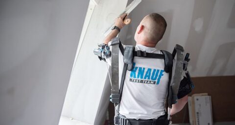 Stukadoors gebruiken exoskelet in de praktijk en zijn overwegend positief