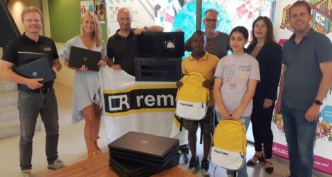 Remeha steunt leerlingen Amsterdamse Lukasschool met 93 laptops