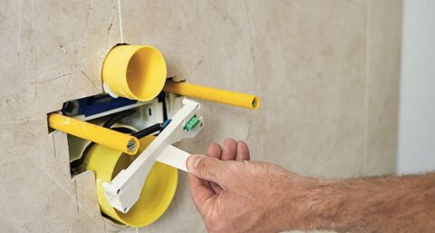 Elektra- en data-aansluitdoos voor de wc