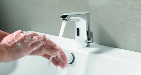 ‘Contactloze kranen besparen veel water’