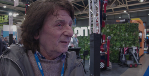 ‘Meer met vergunningen bezig dan met bouwen’