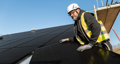 Zonne-energie groeit bijna 50 procent in één jaar