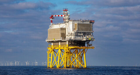 Van Oord legt laatste kabels windpark Hollandse Kust Noord