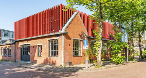 Uit­zon­der­lij­ke renovatie in Haarlem: volledig houten casco achter muren van industrieel erfgoed