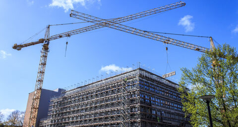 Bouw krimpt nog even, maar herstelt volgend jaar