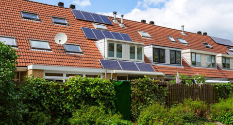 Stoppen met salderen kan gunstig zijn voor zonnepaneelbezitters