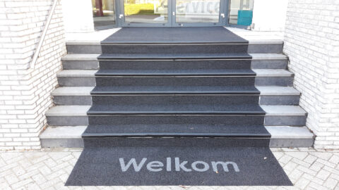 Een goede entreemat is onmisbaar voor elk gebouw