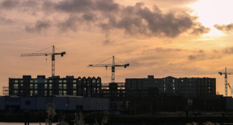 Bouwend Nederland slaat opnieuw alarm: ook \'nieuwe\' stikstofplannen bedreigen vergunningverlening