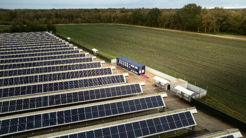 Zonnepanelen met batterijen effectief als rendabel verdienmodel