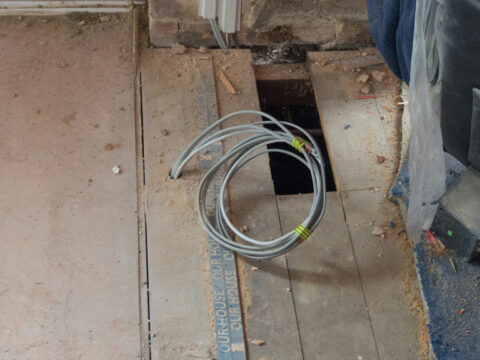 Wat doe je met de kabels bij een verbouwing aan je huis?
