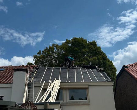 Wordt een lekkage aan mijn pannendak vergoed door de verzekering?