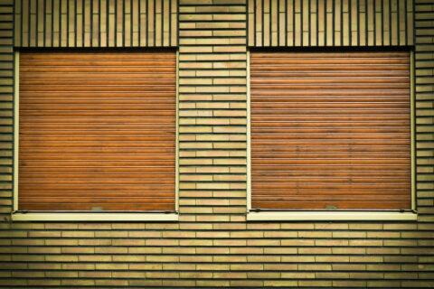 Repareren of vervangen? Zo weet je wat de rolluiken nodig hebben