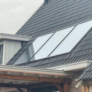 Daglicht als ontwerpfactor: de rol van grote dakramen in moderne woningbouw