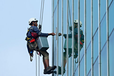 Veilig werken met intern transport en werken op hoogte in de bouw