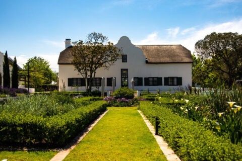 Zo richt je een grote tuin bij een vrijstaand huis in