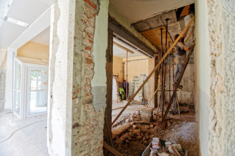 Zware lasten veilig verankeren tijdens complexe renovatieprojecten